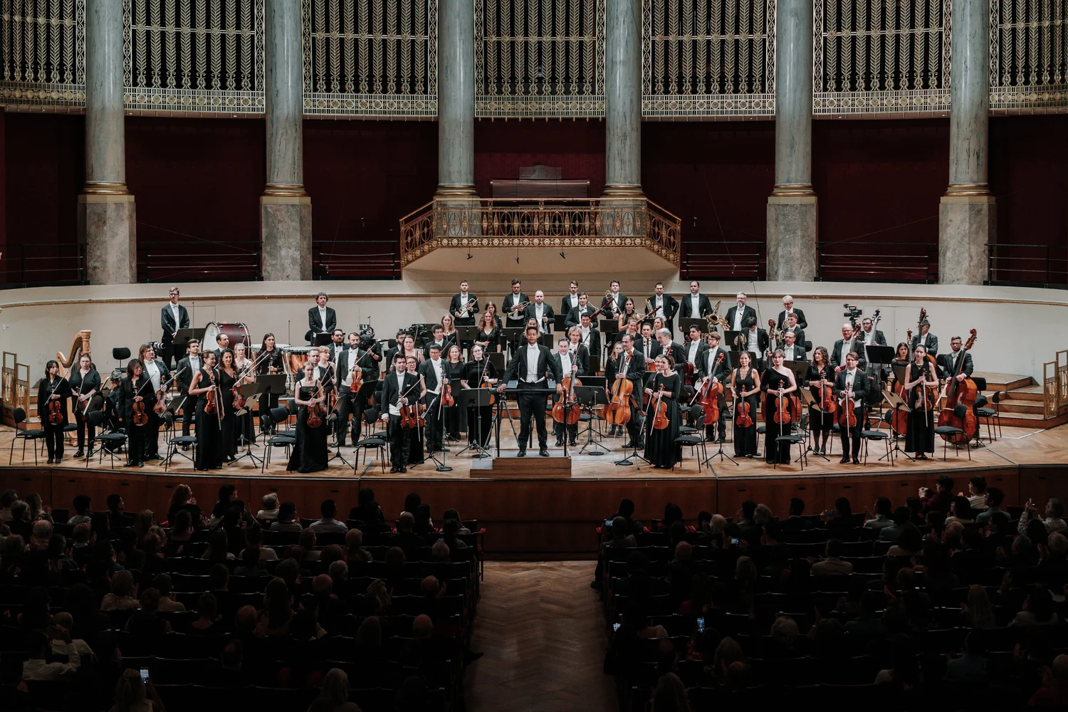 Nova Orchester Wien on the concert stage